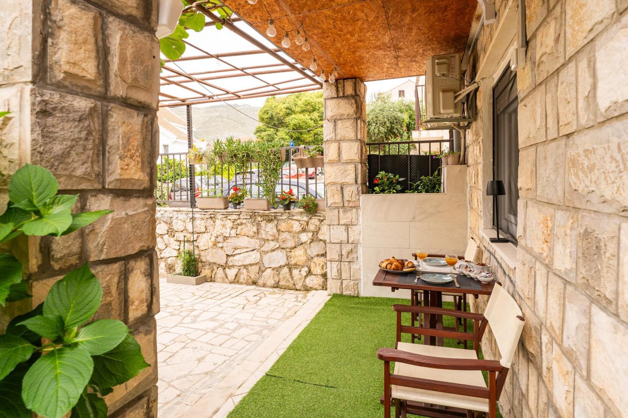 Lapad Sunshine Apartment ドゥブロブニク エクステリア 写真